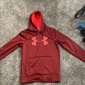 Men’s under armor sweatshirt!